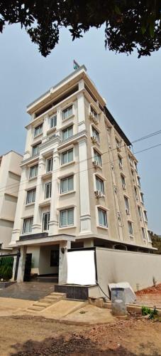 Hotel Rock Port Inn in Madhurawada
