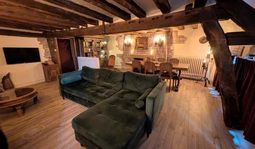 Koplietošanas atpūtas telpa ar TV, Escape Game Templiers 4 personnes Proche Chartres in Châteauneuf-en-Thymerais