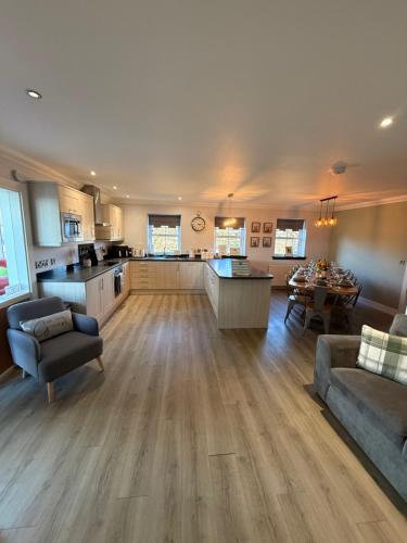 Gellyburn Cottage a Modern Farm Cottage with Countryside Views in Kinross