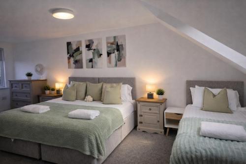 York Boutique House-3 Bedroom spacious & stylish property - image 27