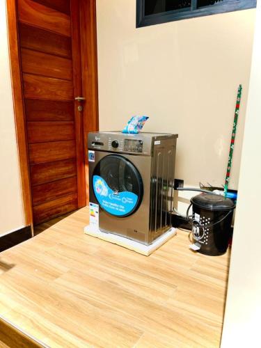 Prissy Apartment - image 4