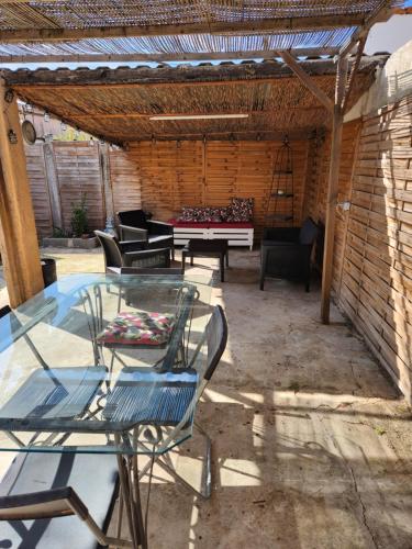 Mareva House - Discreet with parking in Gignac-la-Nerthe