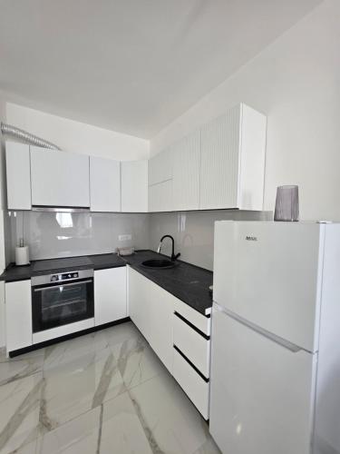 Aura Jugodrvo Apartman in Radanovići