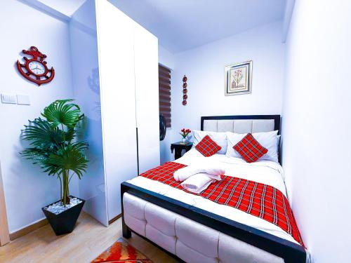 Serene Hills at Orchid A1601 - Pool Gym Sky Lounge Restaurant Kids Playground - WESTLANDS - image 5