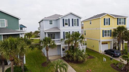 Pointe West 4 Bed 4 Bath Luxury Home – khách sạn tại West Galveston