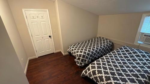 Esjacpe Guest House 2 in Jamaica Plain