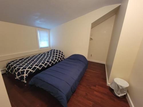 Esjacpe Guest House 2 in Jamaica Plain