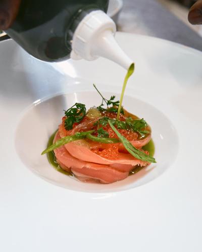餐廳, Logis - Hôtel du Nord et Restaurant La Table d'Elisa (Logis - Hotel du Nord et Restaurant La Table d'Elisa) in 康比涅市中心