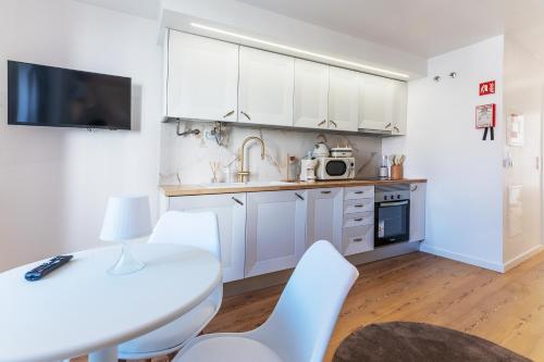 White Angel by Portas do Sol Apartments - image 12