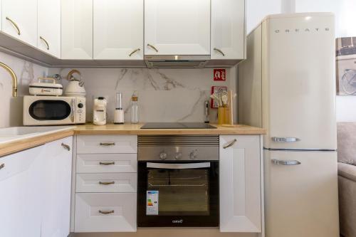 White Angel by Portas do Sol Apartments - image 7