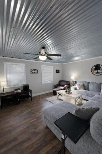 The Main Street Cottage in Linden (TX)