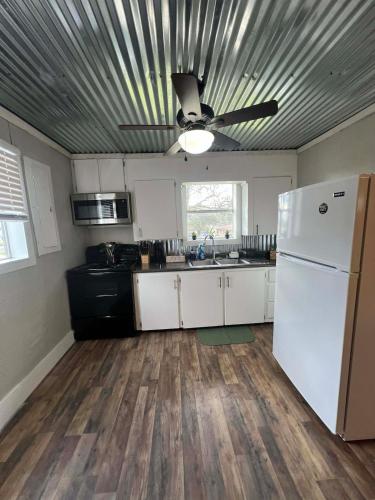 The Main Street Cottage in Linden (TX)
