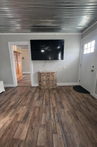 The Main Street Cottage in Linden (TX)