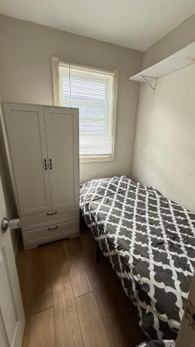 Esjacpe Guest House 2 in Jamaica Plain