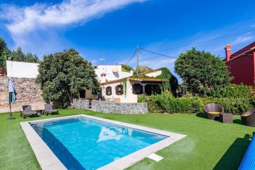 Casa Rural Lomo Caballo – khách sạn tại Vega de San Mateo