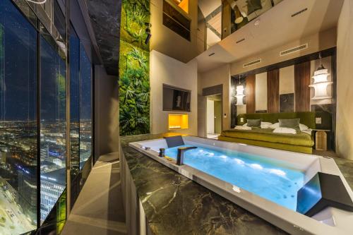 Sky Tower Apartamenty - In The Sky Apartments, Вроцлав (фото 3)