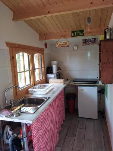 LOU CABANOT CHALET DE JARDIN CALME ET CONFORTABLE in Salsigne