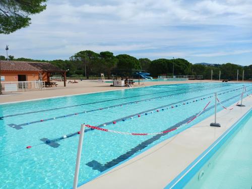 Swimming pool, Le Damiseu in Le Bonfin