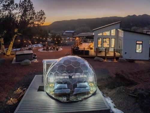 Sky Dome Hot Tub Climbing Wall Hammock Tents EV – khách sạn tại Glendale