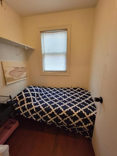 Esjacpe Guest House 2 in Jamaica Plain