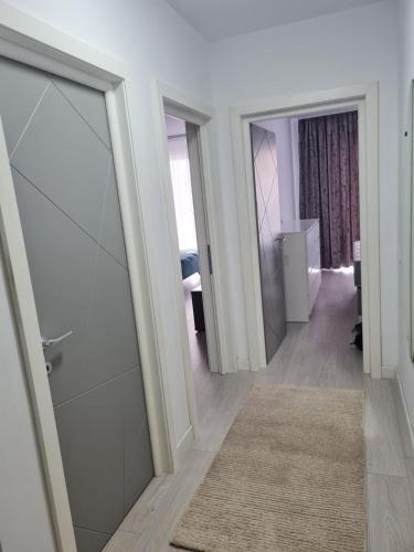 Apartment White Tower Residential in Tatarani