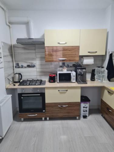 Apartment White Tower Residential in Tatarani