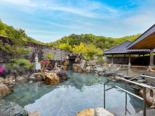 room detail thumbnail 1