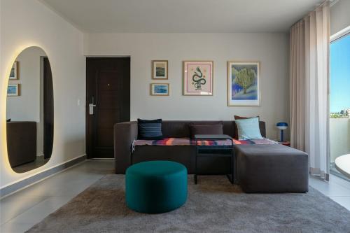 Stylish 2BR with Private Rooftop & Walk to Beach