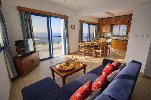 Livia - Vikles Villas in Pomos