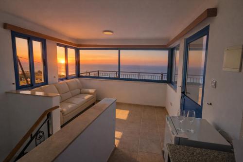 Manzara, Livia - Vikles Villas in Pomos