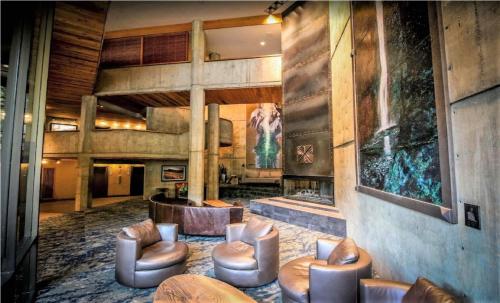 Vestabils, Condo Right on the Snowbird Slopes! in Snowbird Lodge (UT)