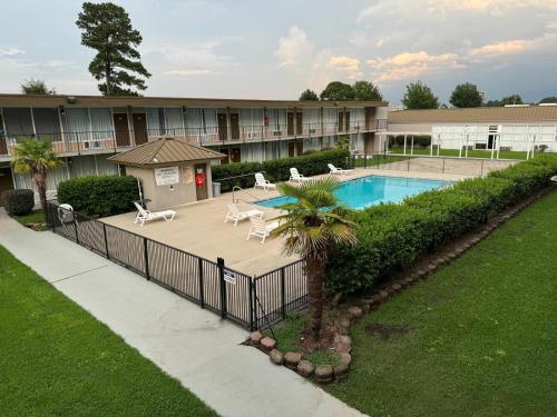 泳池, 戈爾茲伯勒溫德姆戴斯酒店 (Days Inn by Wyndham Goldsboro) in 戈爾茲伯勒