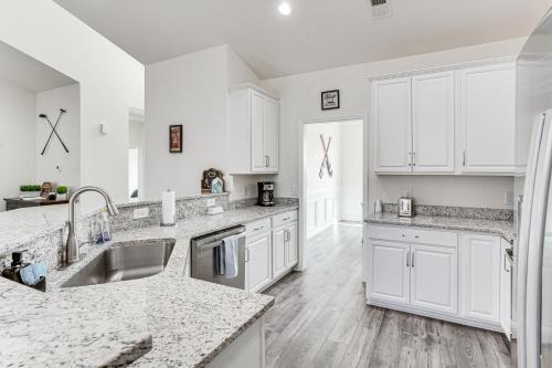 Savannah Lakes Village Home Golf and Hike! in McCormick, USA