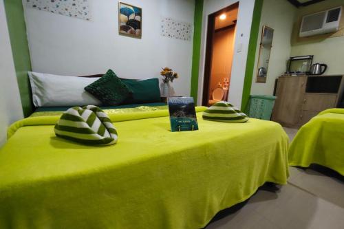 room detail thumbnail 2