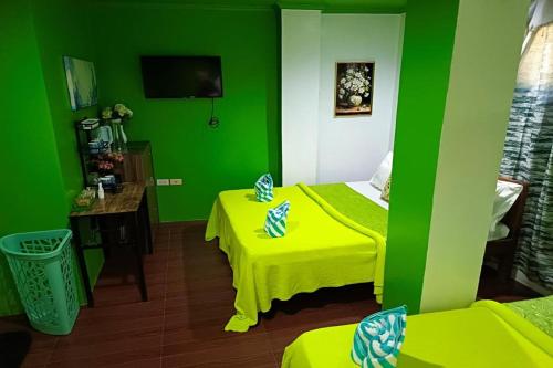 room detail thumbnail 2