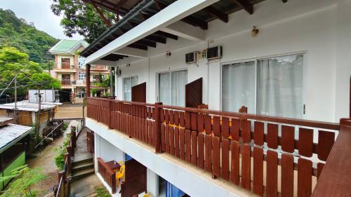 Neela Tourist Lodge 2