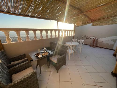 Restoran, Warm apartment with sea view in Sidi R'bat