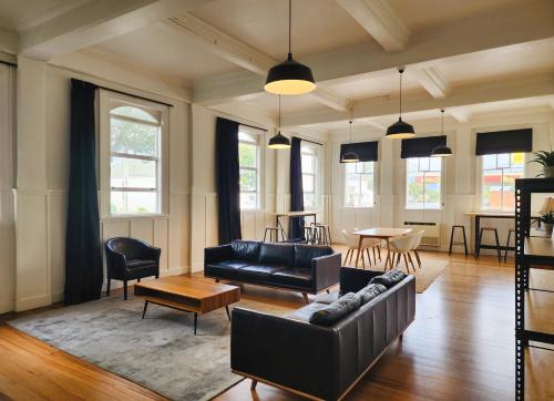 Urban Lounge Sleepery Carterton in Masterton