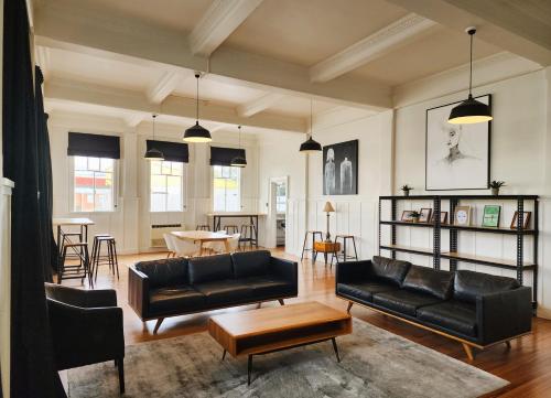 Urban Lounge Sleepery Carterton in Masterton