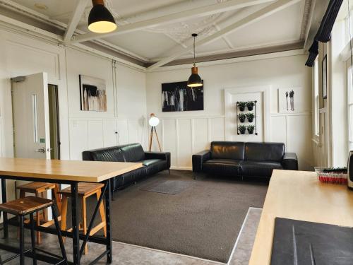 Urban Lounge Sleepery Carterton in Masterton