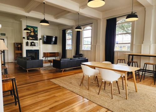 Urban Lounge Sleepery Carterton in Masterton
