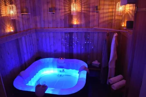 Orchidée SPA Apartment with Jacuzzi close by Laufen in Breitenbach, Schweiz