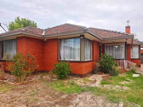 West Comfort-Near Train Airport Sunshine Hospital in St Albans