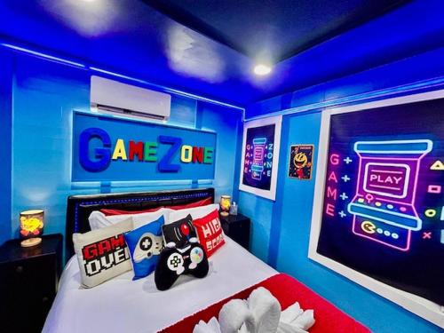 GameZone with PacMa Arcade WiFi Free Parking - image 3