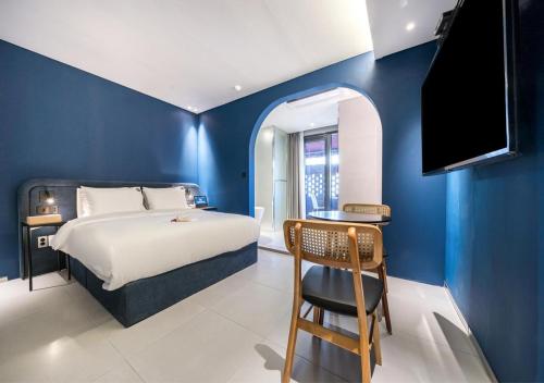 room detail thumbnail 0