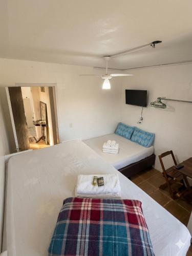 1 double bed, 1 bunk bed