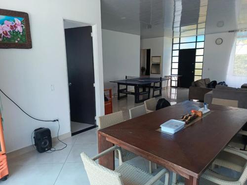 Finca en Chinauta con Piscina, Jacuzzi y zona BBQ