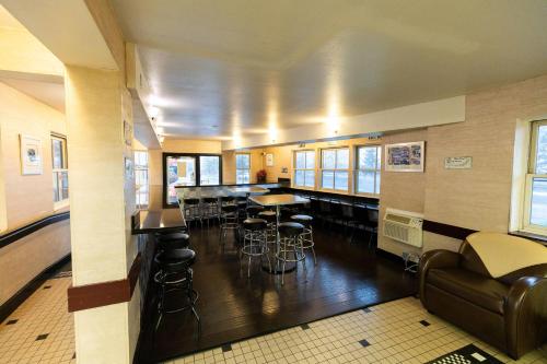 Econo Lodge Flagstaff Route 66 - image 41