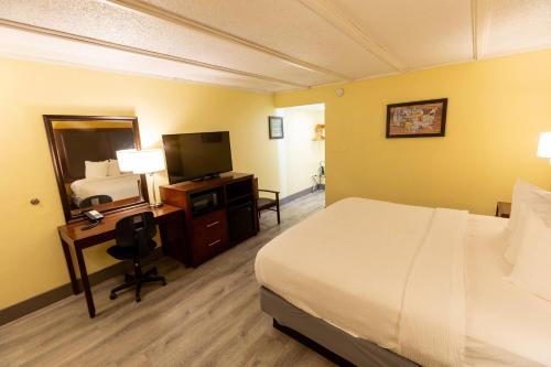 Econo Lodge Flagstaff Route 66 - image 37