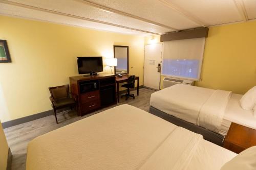 Econo Lodge Flagstaff Route 66 - image 44